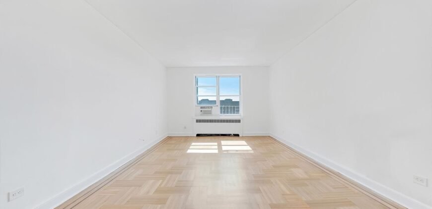 360 Cabrini Boulevard, Unit 7A, Hudson Heights, Manhattan, NY 10040