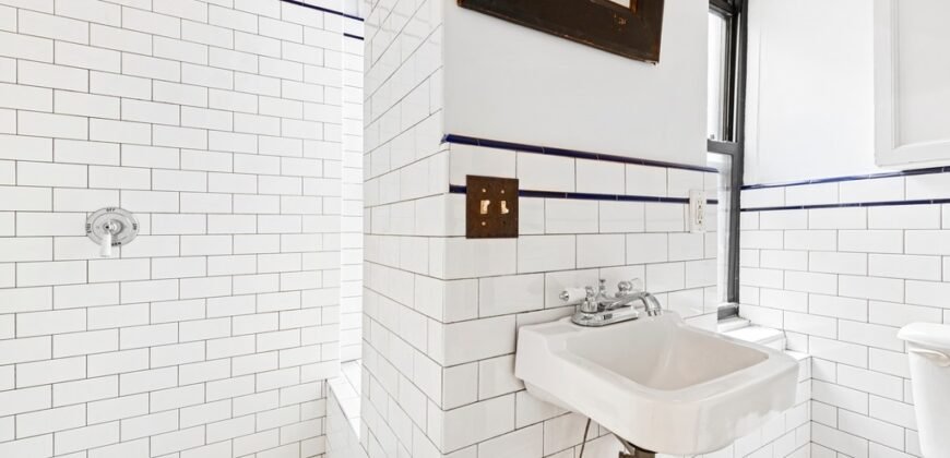 325 West 21st Street, Unit 11, Chelsea, Manhattan, NY 10011