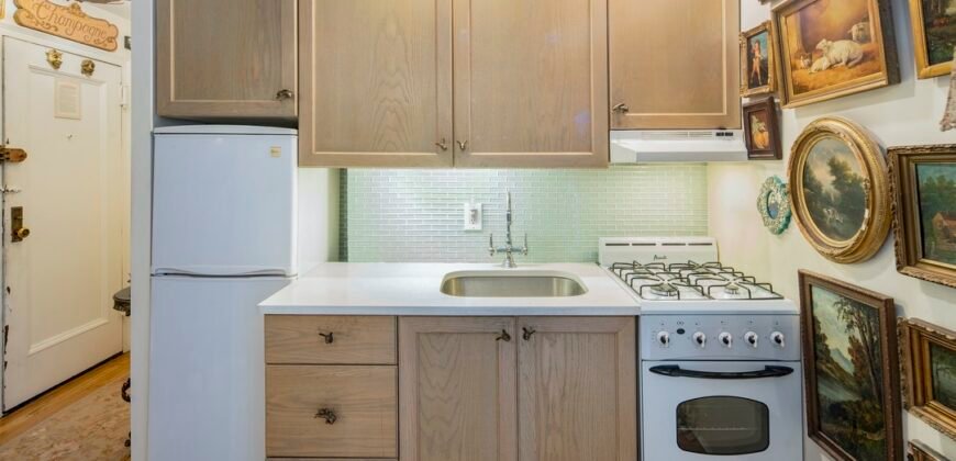 10 Mitchell Place, Unit 2E, Midtown East, Manhattan, NY 10017