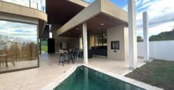 Casa à Venda na Praia da Bacutia – Guarapari