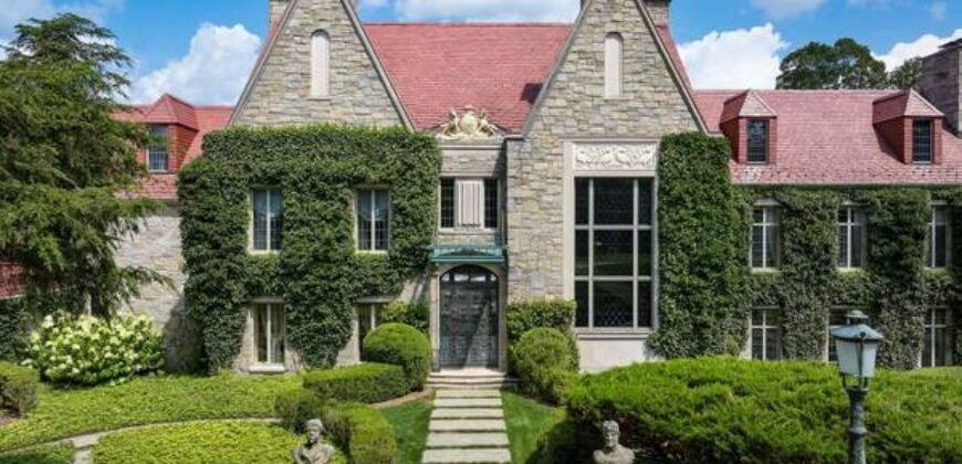 Casa de 8 Quartos à Venda em 1233 Rock Rimmon Rd – Stamford, Connecticut